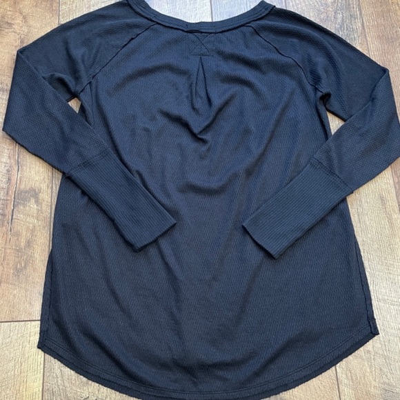 Free People Snowy Thermal in Black Size Large - Picture 6 of 9